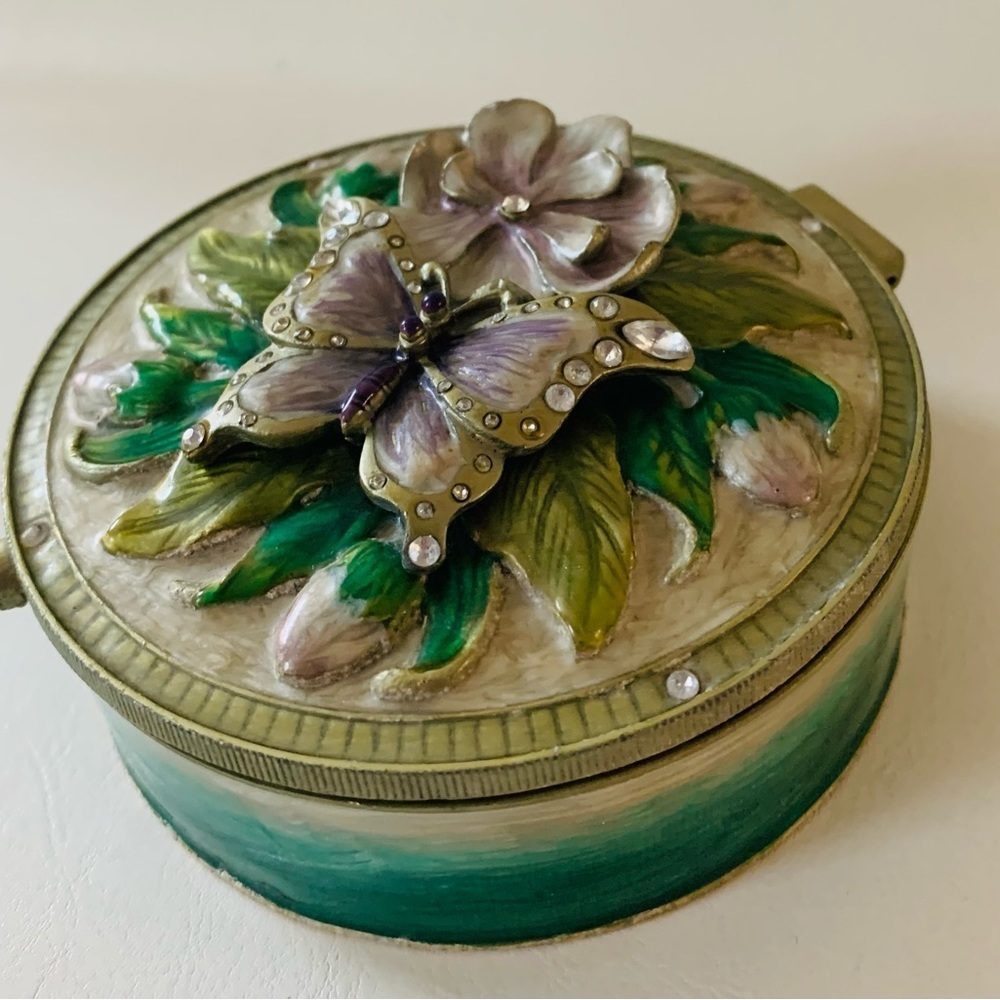 Metal jewelry box